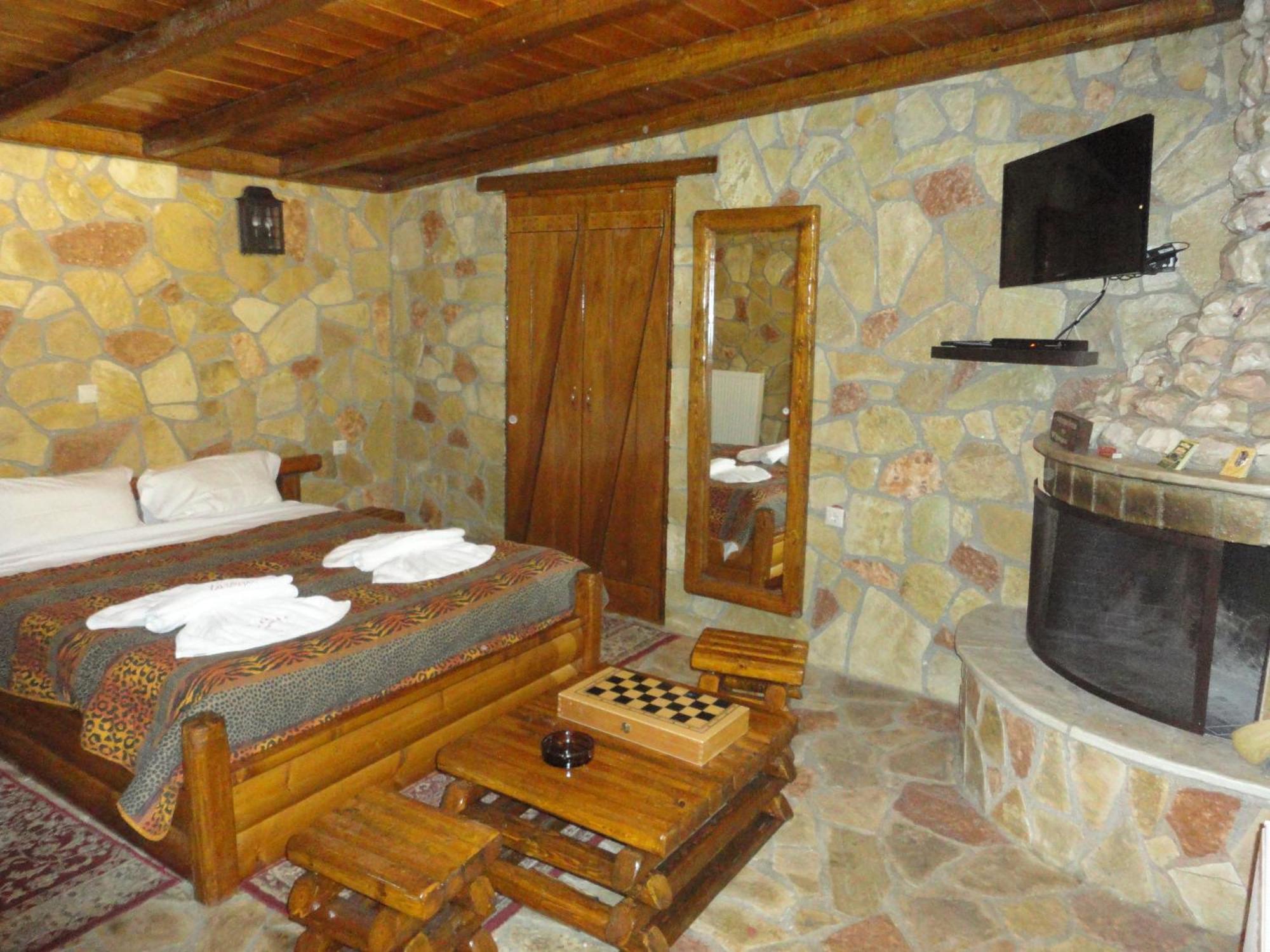Faraggi Guesthouse Kalavryta Exterior photo