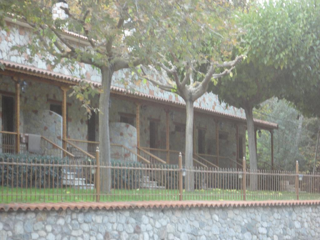 Faraggi Guesthouse Kalavryta Exterior photo