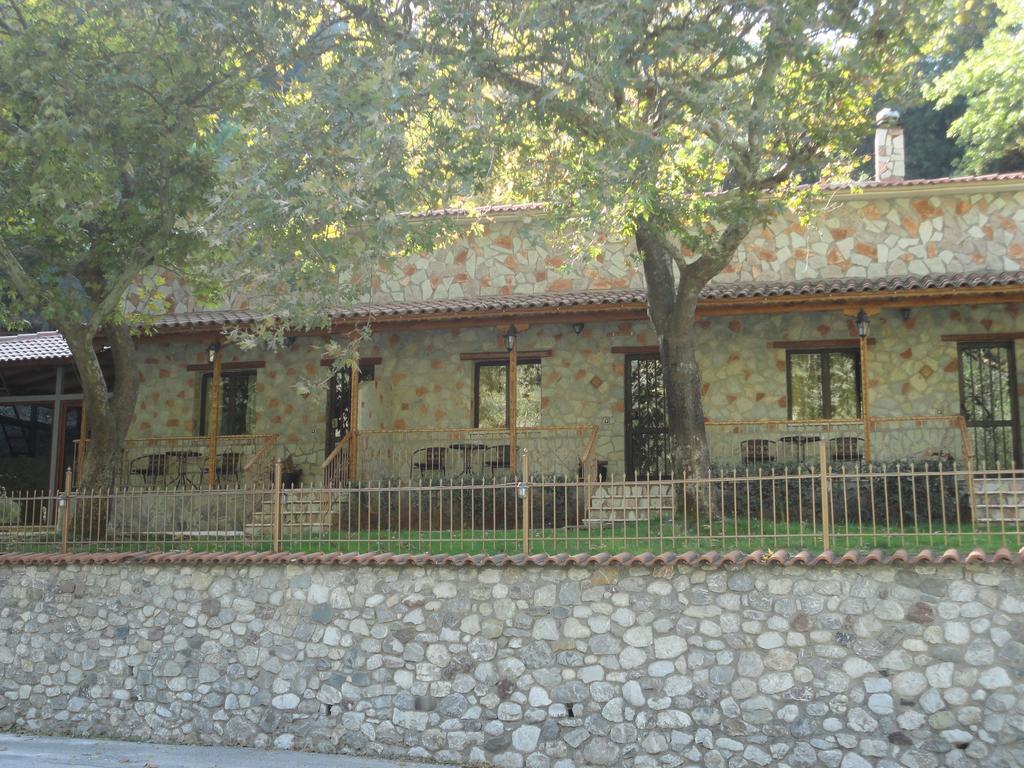 Faraggi Guesthouse Kalavryta Exterior photo