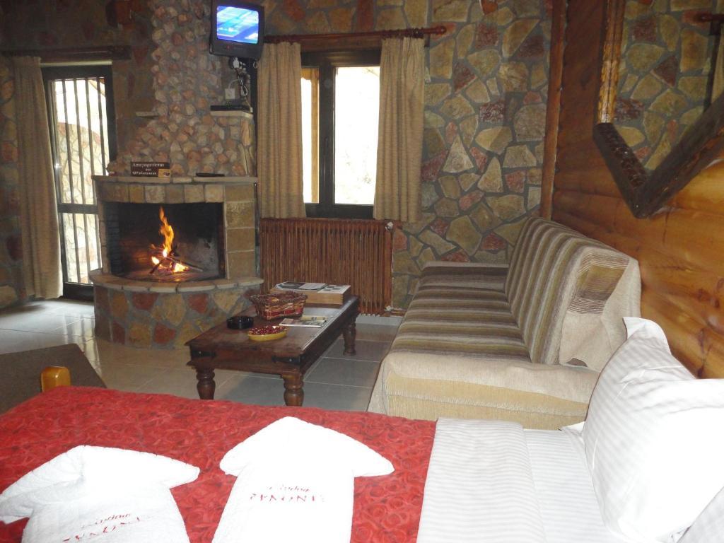 Faraggi Guesthouse Kalavryta Room photo
